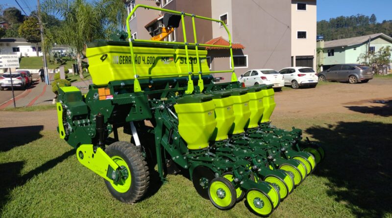Prefeitura investe em novo equipamento para a agricultura